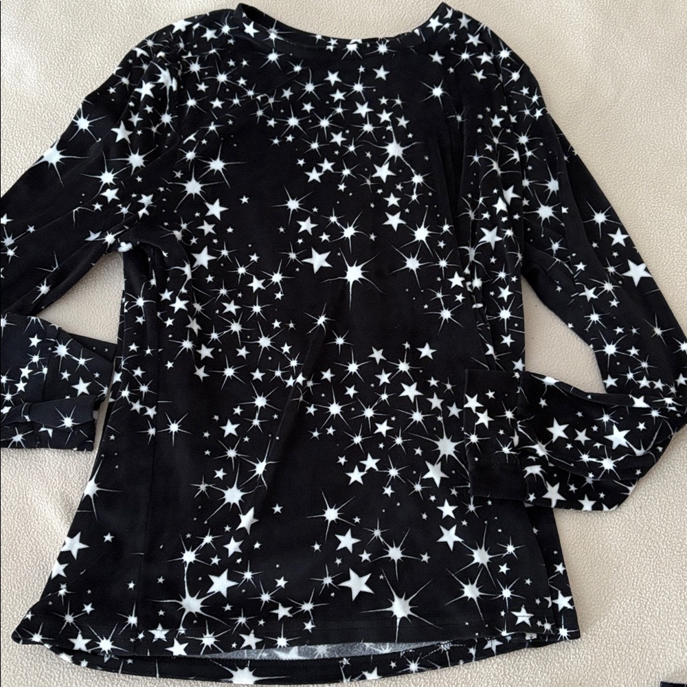 Starry Night Pajamas. Size large
Brand is Just Be - Picture 3 of 5